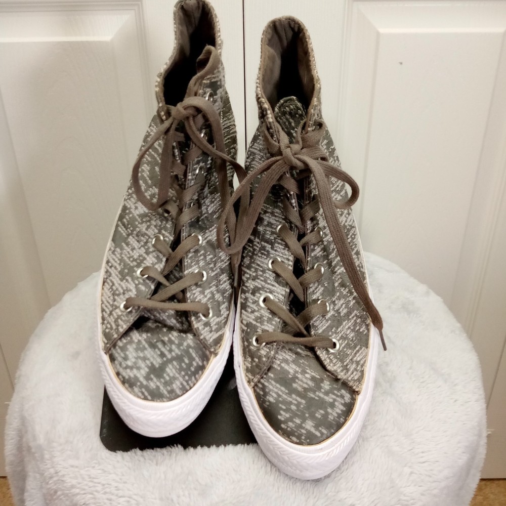 Converse Chuck Taylor All Star High Top Women's Gray/White Shoes in Size 9